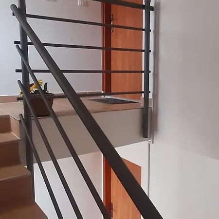 One Bedroom With Balcony And Sea View דירה פאז'אנה