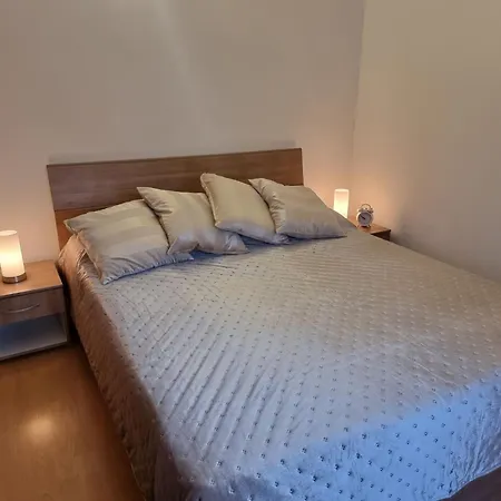 One Bedroom With Balcony And Sea View דירה