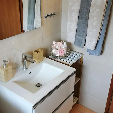 דירה One Bedroom With Balcony And Sea View פאז'אנה