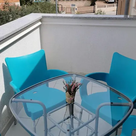 One Bedroom With Balcony And Sea View דירה